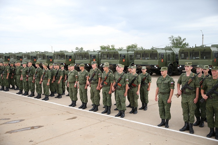 文件:112-я гв. рбр 9К720 Искандер-М Капустин Яр 08.07.2014.jpg