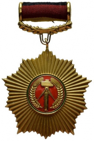 Patriotic Order of Merit in gold.png