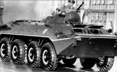 1980年11月7日红场阅兵式的БТР-70