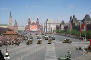 9K33 and S-300 on 1990 Victory Parade.jpg
