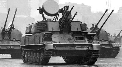 参加阅兵式的ЗСУ-23-4